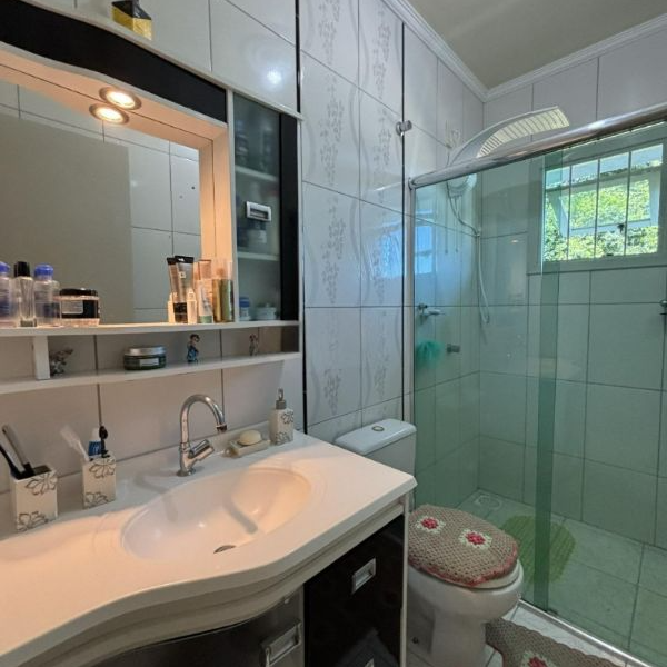 Vende se casa semimobiliada em Santa Clara do Sul