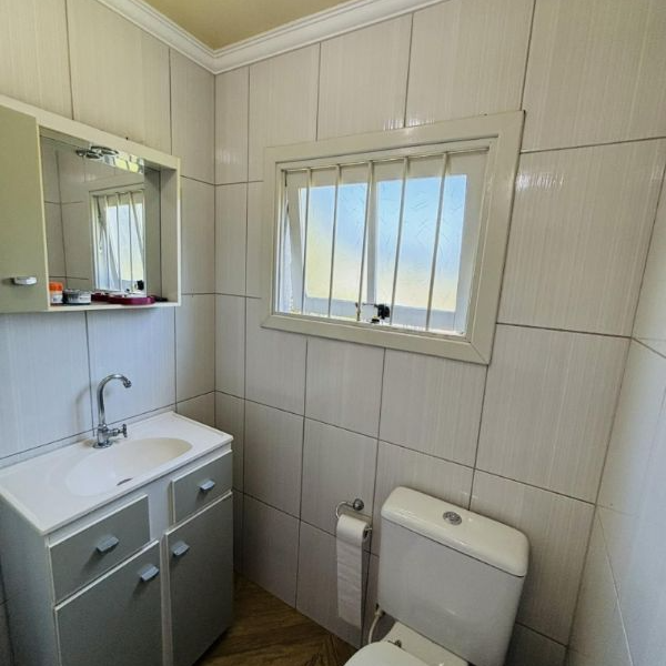 Vende se casa semimobiliada em Santa Clara do Sul