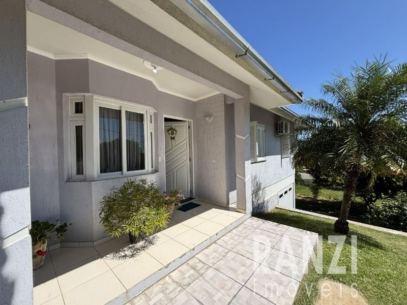 Vende se casa semimobiliada em Santa Clara do Sul