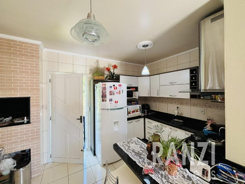 Vende se casa semimobiliada em Santa Clara do Sul