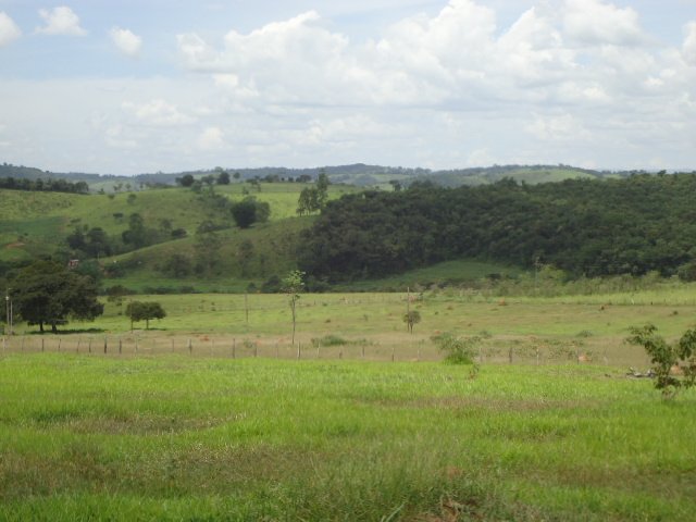 Lote 1.700m² em Crucilândia / Bonfim - Financia