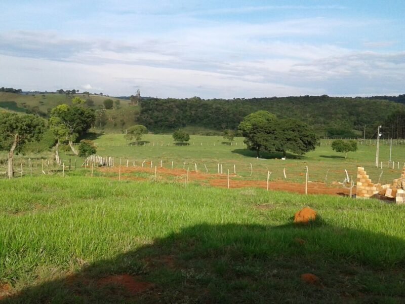 Lote 1.700m² em Crucilândia / Bonfim - Financia