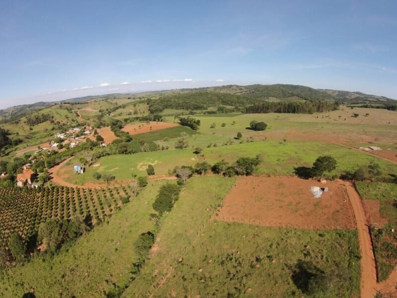Lote 1.700m² em Crucilândia / Bonfim - Financia
