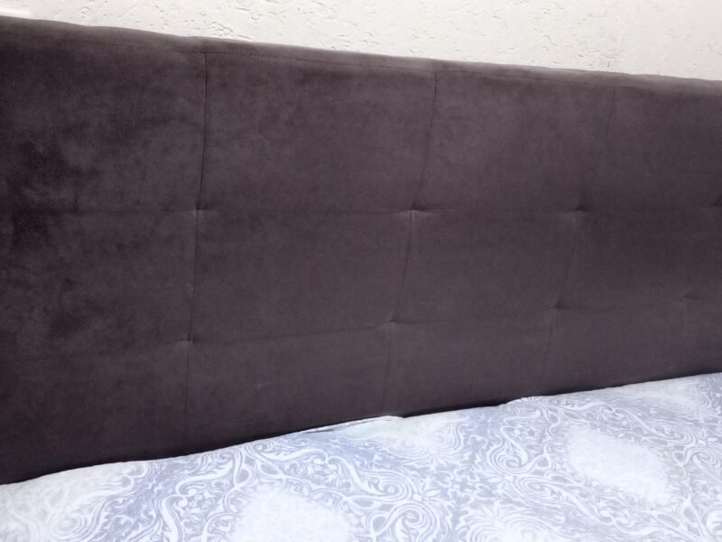 Roupeiro e Cama Box com Colchão, NOVO.