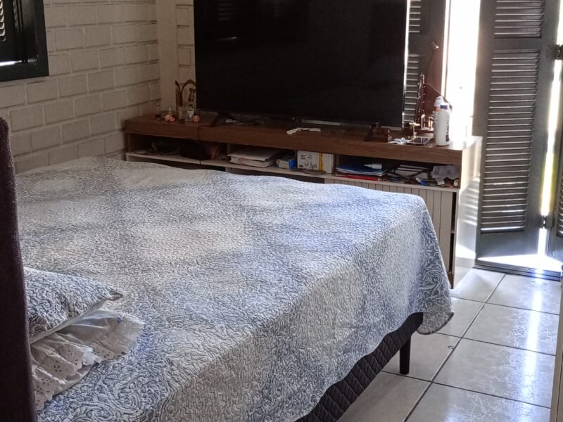Roupeiro e Cama Box com Colchão, NOVO.