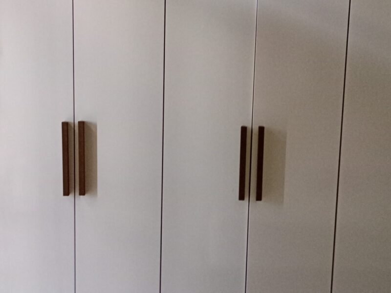 Roupeiro e Cama Box com Colchão, NOVO.