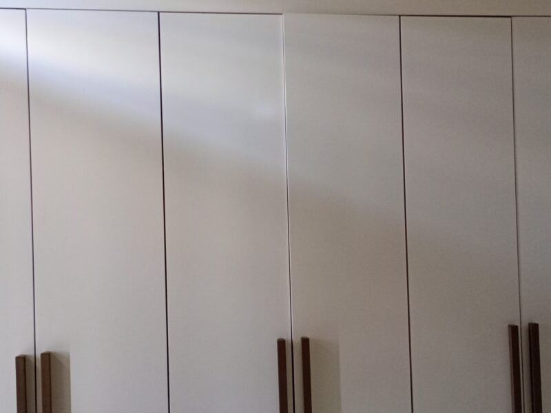 Roupeiro e Cama Box com Colchão, NOVO.