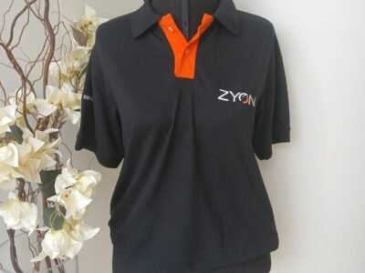 Camiseta polo com logo personalizado
