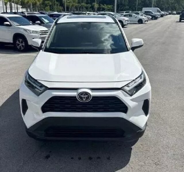 Toyota RAV4 2022 XLE