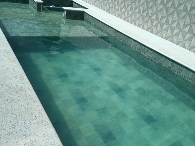 Limpeza e manutenção de piscinas