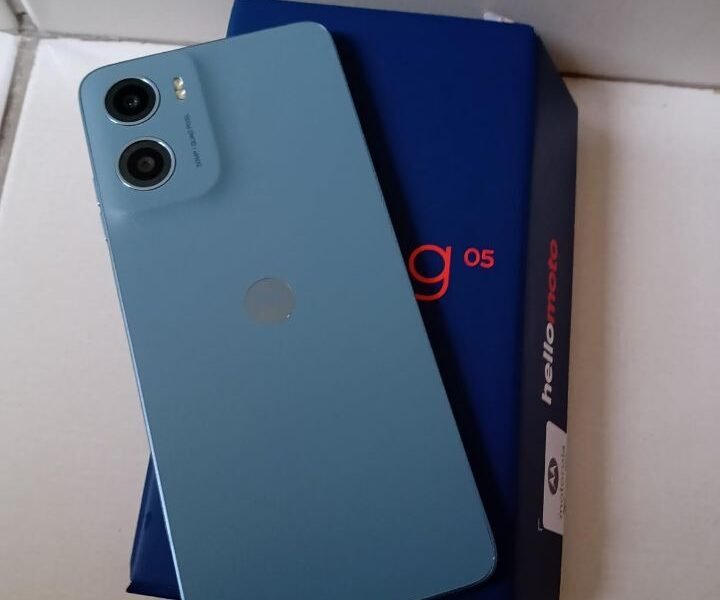 Smartphone Motorola Moto g05-128GB 12GB (4GB RAM + 8GB Ram Boost) e Camera 50MP com AI Bateria de 5200 mAh Tela 6.7"