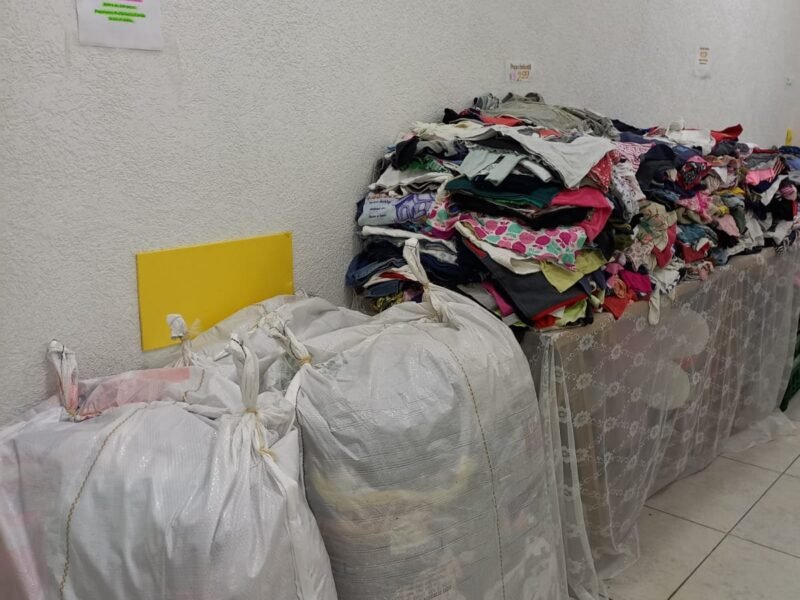 Fardos de Roupas Usadas para Brechós