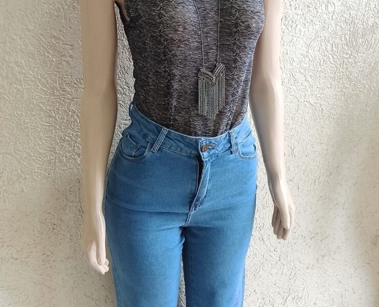 3000 Peças de roupas femininas masculinas e infantis para brechós