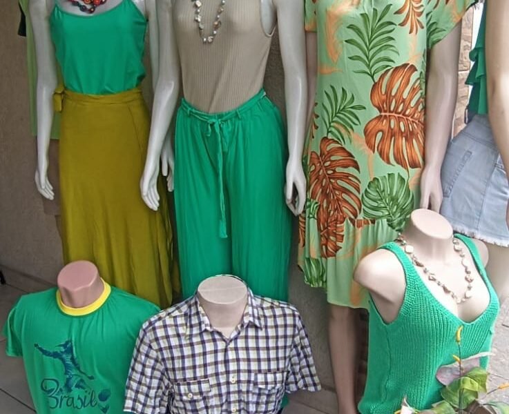 300 Peças femininas e masculinas para Brechós