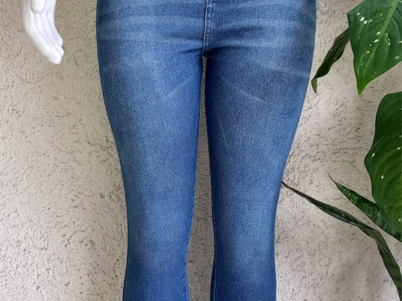 500 Peças de roupas infantis e feminina para brechós